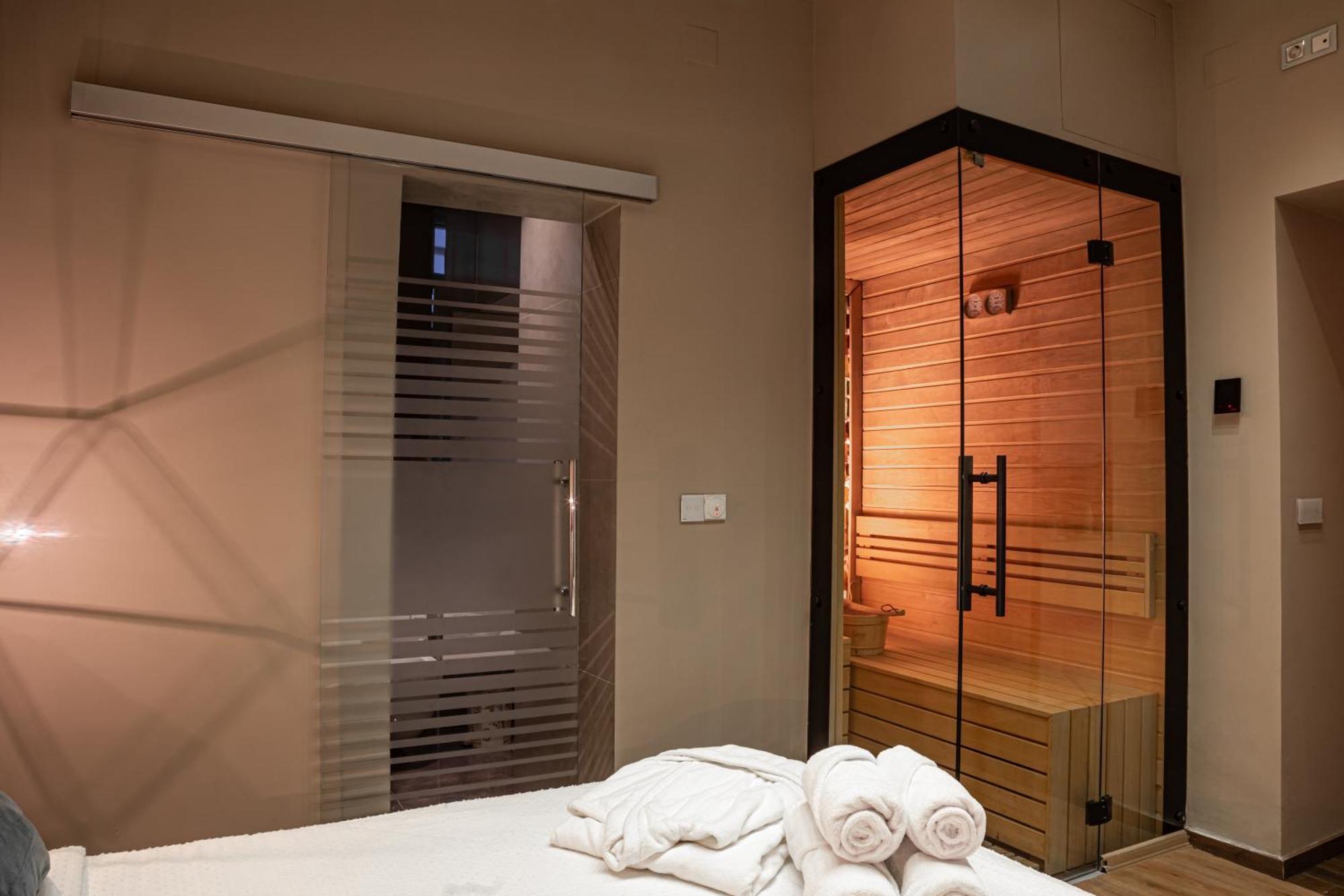 Venus Apartment With Jacuzzi And Sauna - City Center Belgrado Esterno foto