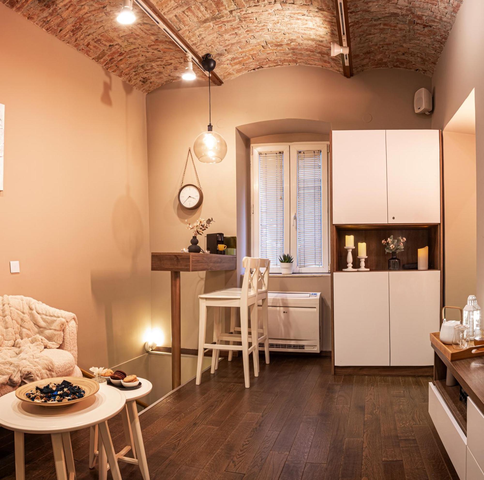 Venus Apartment With Jacuzzi And Sauna - City Center Belgrado Esterno foto